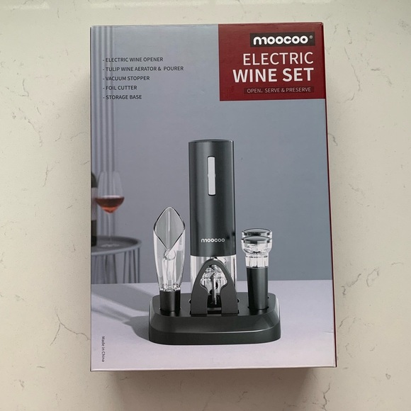 moocoo Electric Wine Set - Open,‎ Serve & Preserve - NWB - Picture 8 of 9